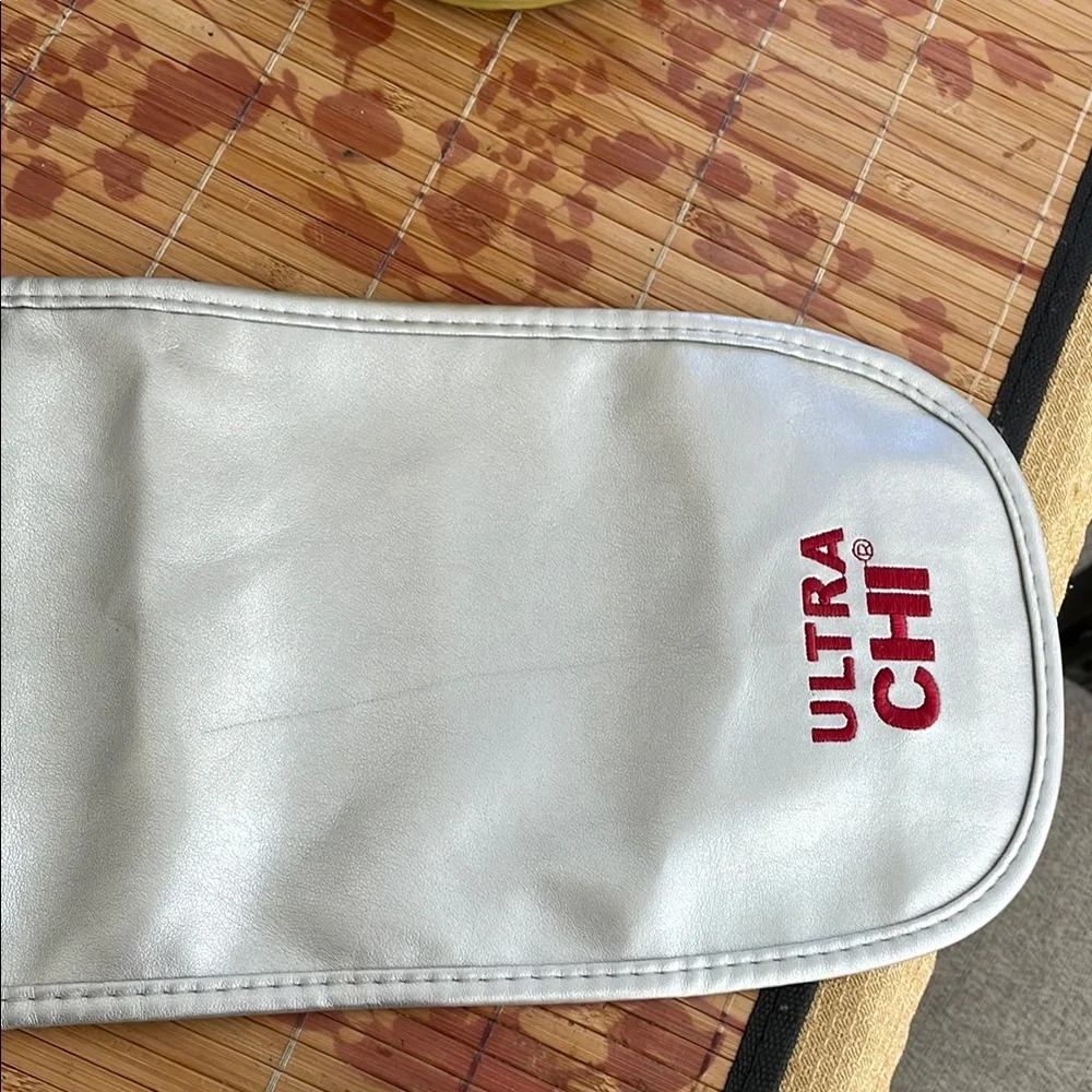 CHI Hair Straightener - Picture 8 of 9